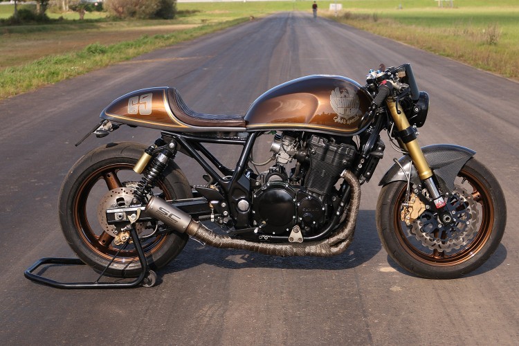 1 Suzuki GSX1200 Cafe Racer