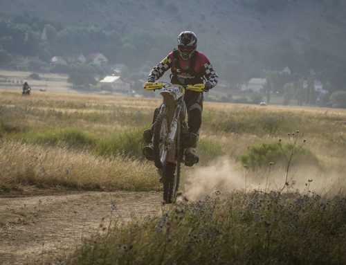 Enduroboxer, a BMW airhead transformed from a police motorcycle into an winning enduro racer!