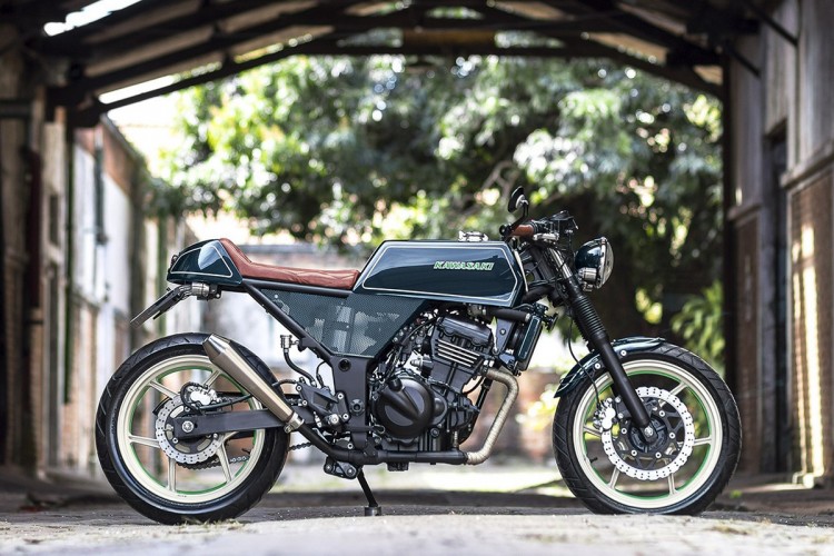 Kawasaki Ninja 250 Cafe Racer (3)