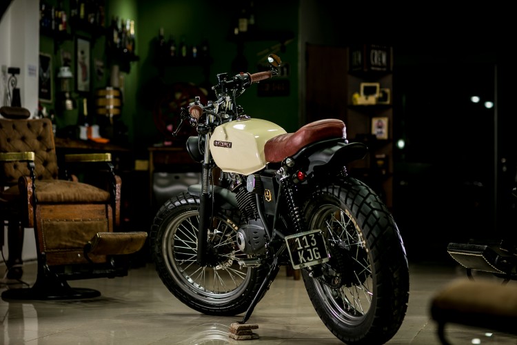 Suzuki EN125 Scrambler (2)