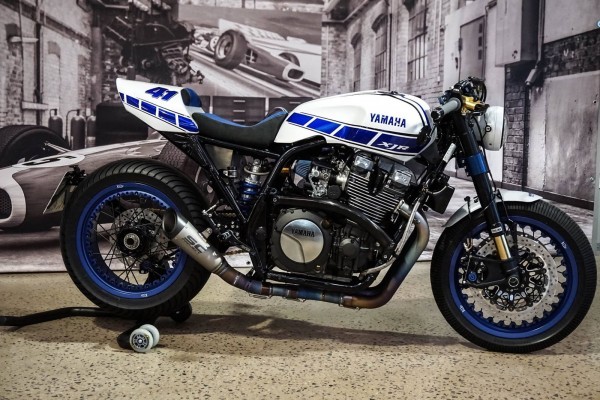 Yamaha XJR1300 Cafe Racer 9